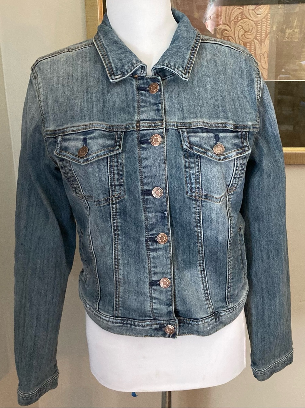 Maurices Blue Denim Jean Jacket Size Medium Distressed Style Y2K